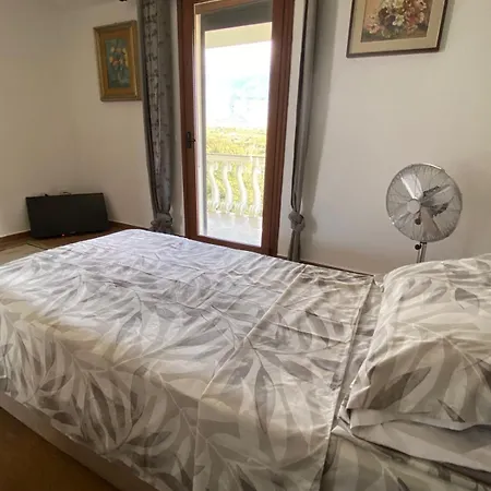 Blue River Apartment *